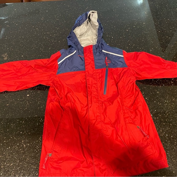 lL Bean kids wind and rain jacket - medium - Picture 1 of 3